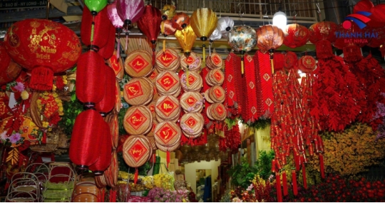 Phụ kiện trang trí Tết cho cửa hàng & công ty – Không thể thiếu